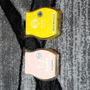 SCENTSY STRAWBERRY SWIRL & HELLO YELLOW WAX BARS